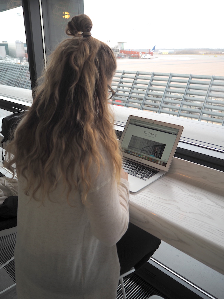 Janina Pohja, lentokenttä