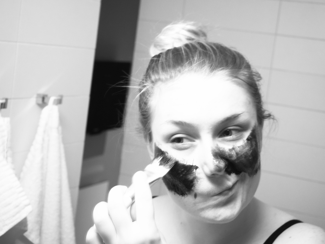 MayBeauty, kasvonaamio, joululahjaidea, tyttöjen ilta, mustapäät, kauneudenhoito, kuinka saada puhtaampi iho, maski, peel off