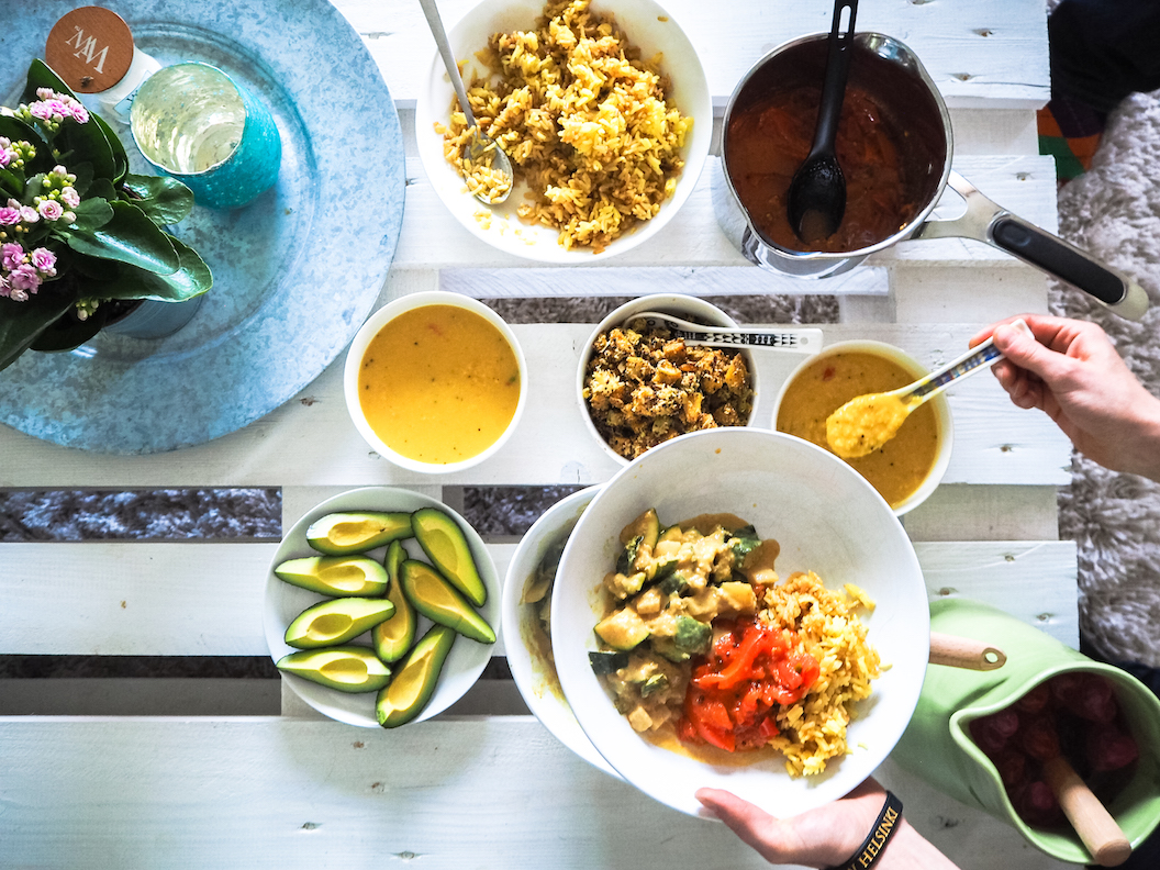 Janina Michaela, vegaaniruoka, ruokakurssi, kotikokki, Muni's Workshops, Muni's Adventures, munkki, krishnalainen keittiö, vegekurssi, mitä on vegaaniruoka, miten tehdä vegaaniruokaa