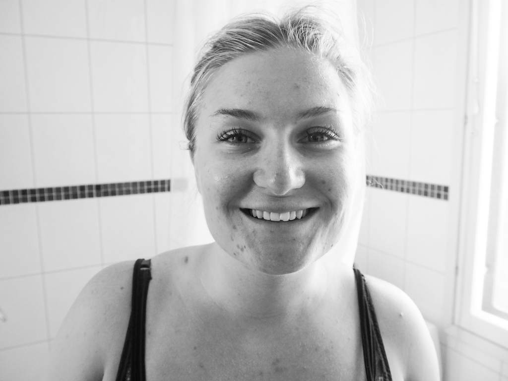 Janina Michaela, kasvonaamio, stressaantuneen ihon hoito, yhteistyö, hyvinvointi bloggaaja, musta kasvonaamio, mustapäiden poisto, ihonkuorinta, alennuskoodi